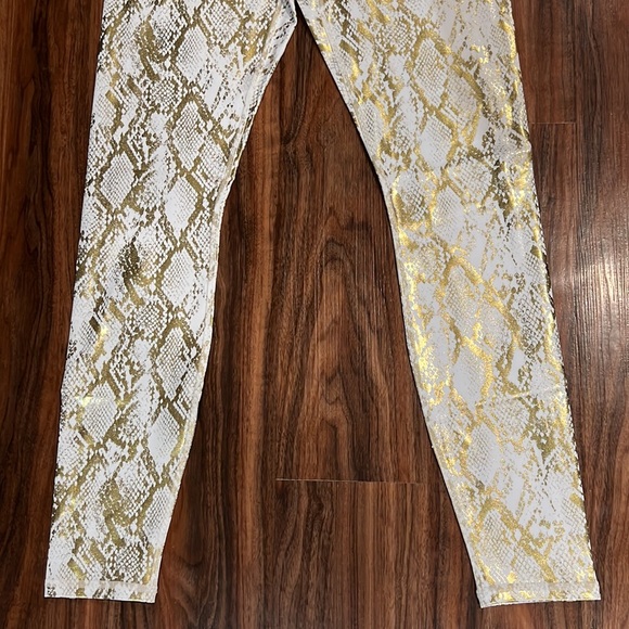 Fabletics Ultralux High Waisted Legging - Picture 10 of 16